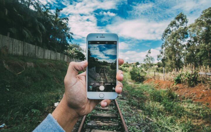 How to Capture Stunning Travel Photos with Just Your Smartphone