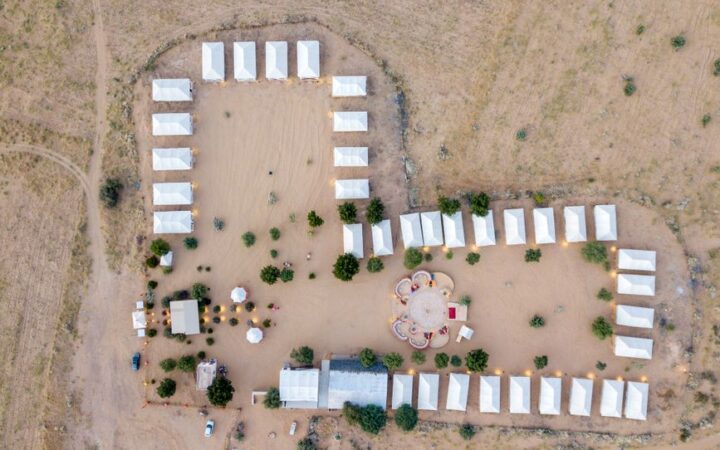 Nomadic Glamping: The Ultimate Off-Grid Experience of 2026